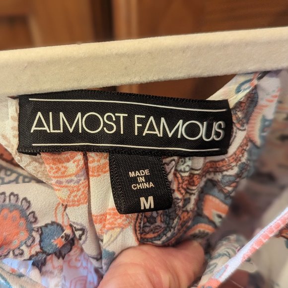 Almost Famous Size Medium Scoop Neck Paisley Top - Picture 2 of 11